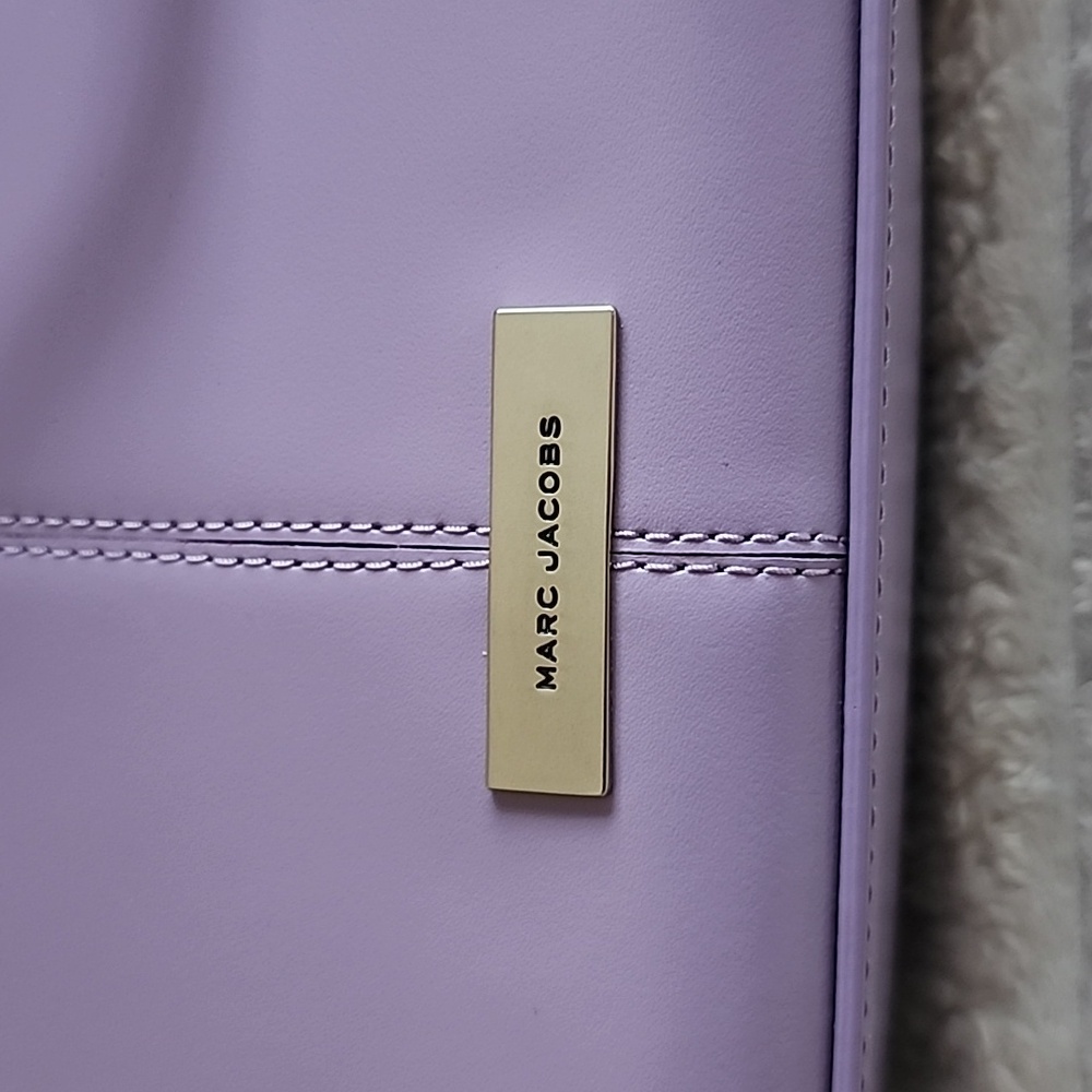 Marc Jacobs Lavender Leather Handbag - Picture 3 of 8